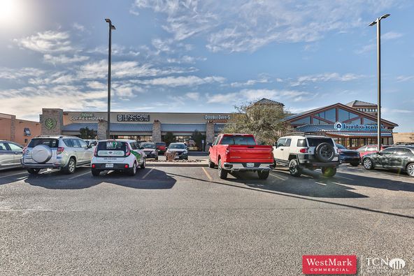 River Crossing Shopping Center: 6023 82nd St, Lubbock, TX 79424